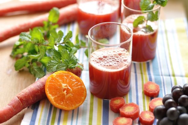 Succo di carota, arancia, mirtilli e menta