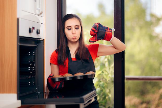 Controlla la data di scadenza del lievito in polvere