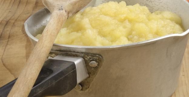 Preparate la purea di mela