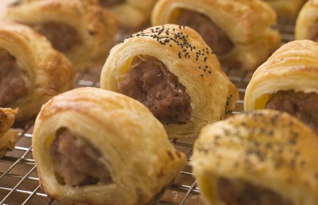 Bocconcini di pasta sfoglia e salsiccia
