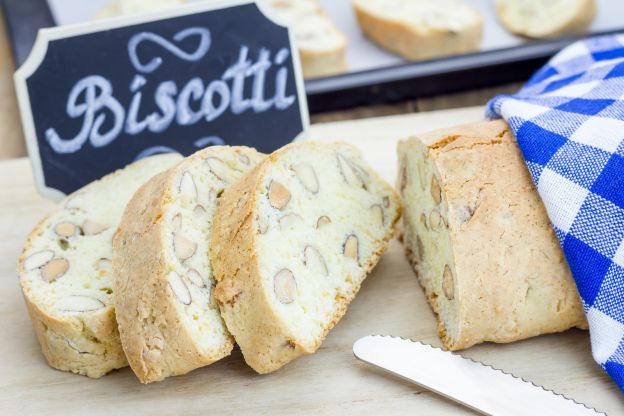 cantucci: tipici della toscana