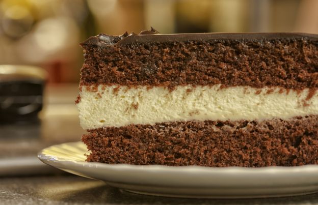 Torta al cioccolato con crema alla ricotta e zenzero