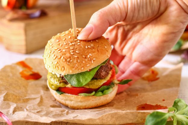 un hamburger che puoi preparare anche in versione vegetariana