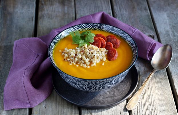 Vellutata di zucca con quinoa e chorizo