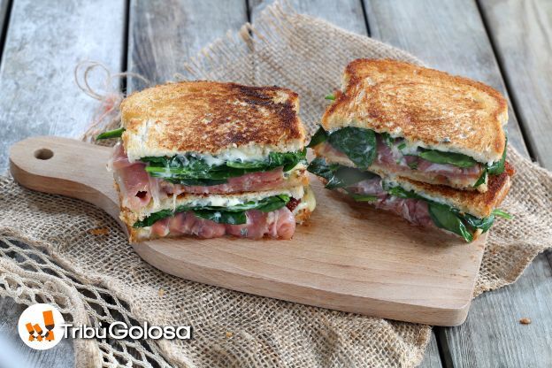 13. croque monsieur al gorgonzola e spinaci