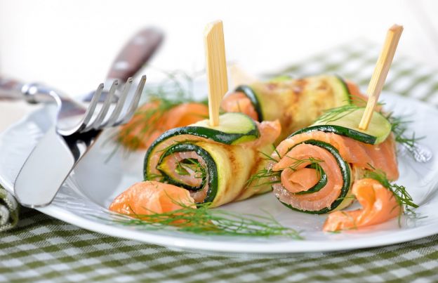 Rotolini con zucchine e salmone