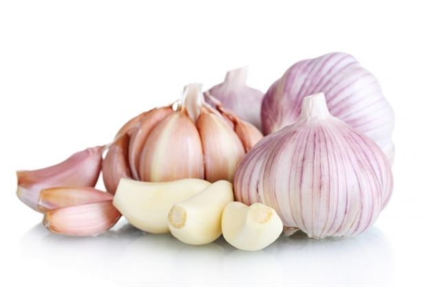 Sbucciare l'aglio senza problemi