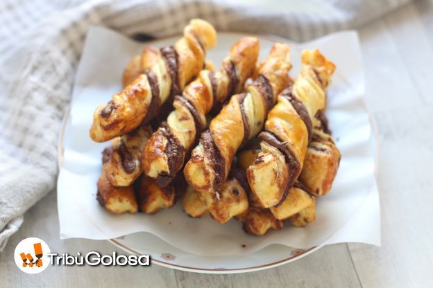 Torciglioni di pasta sfoglia alla Nutella