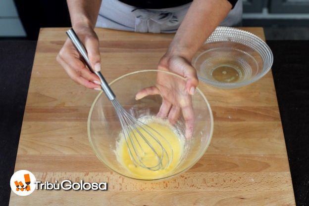 Montate uova e zucchero