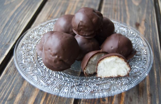 CIOCCOLATINI RIPIENI AL COCCO