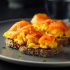 Bruschette d'uovo strapazzato e salmone affumicato