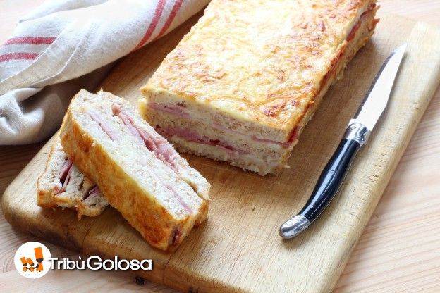 5. CROQUE MONSIEUR CHE DIVENTA UN PLUMCAKE DAL CUORE FILANTE DI FORMAGGIO E PROSCIUTTO