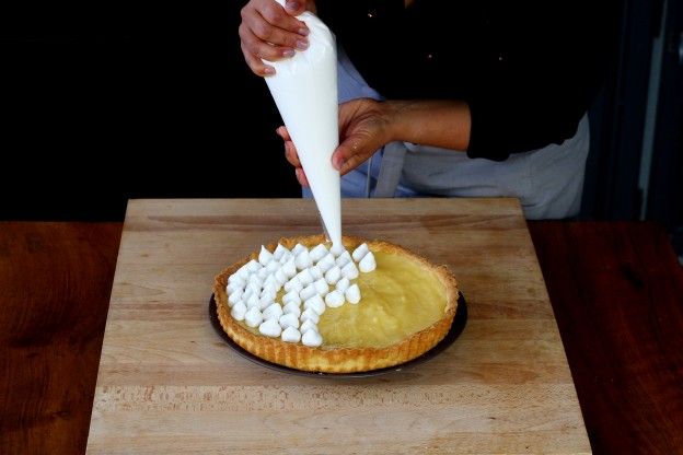 Mettete la meringa sulla crostata