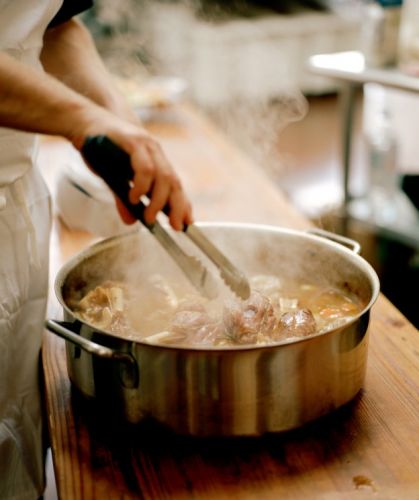 Fare rosolare la carne