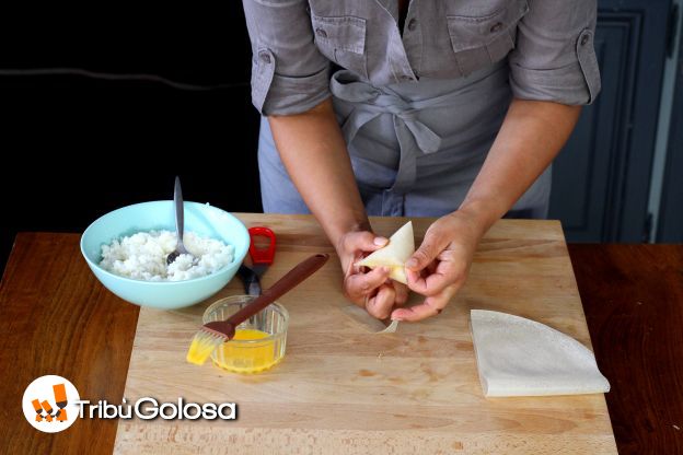 Date la forma di triangolo ai fogli di brick