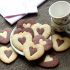 Biscotti bicolori a forma di cuore