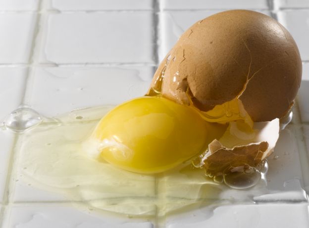 3. Ripulire un uovo rotto