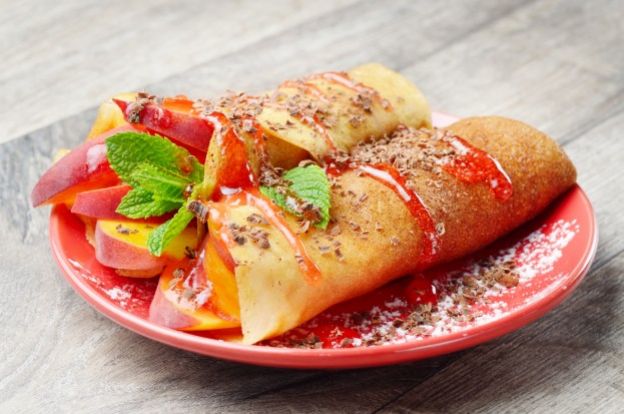 crepes alle pesche e cioccolato