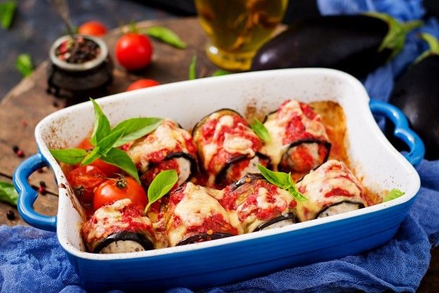 2. Involtini alle melanzane con formaggio filante e pomodoro