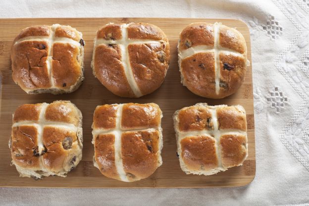 Hot cross buns