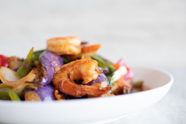 Melanzane saltate con gamberi