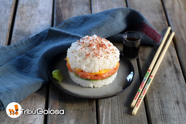 Il sushi burger è pronto per essere servito!