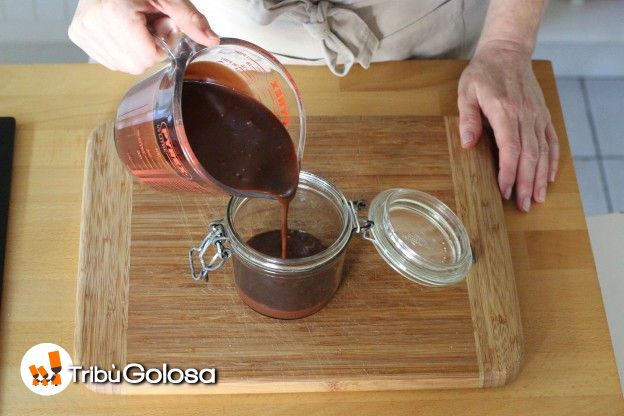 Versate in un barattolo