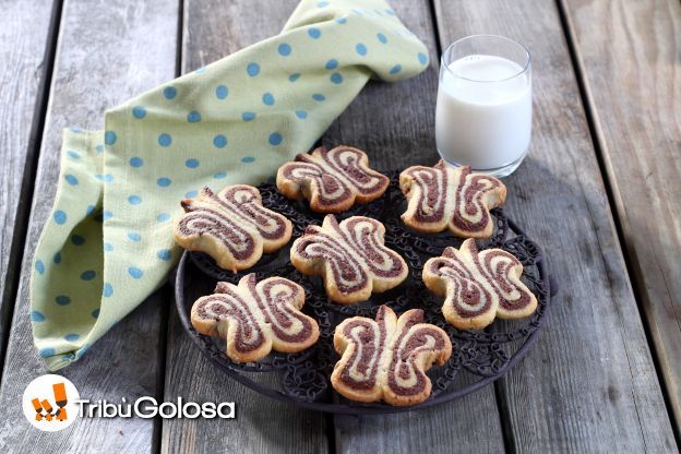 5. Biscotti bicolore a forma di farfalla