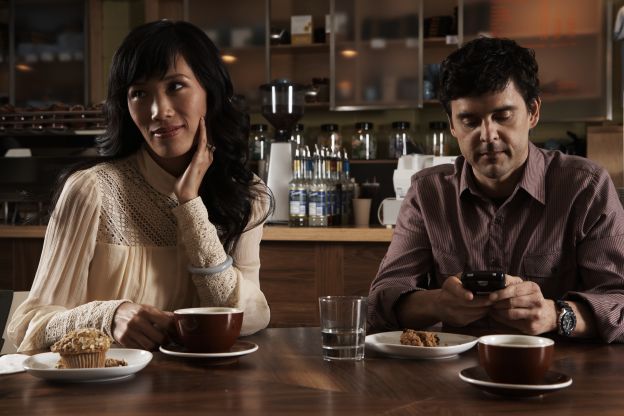 Essere costantemente al telefono