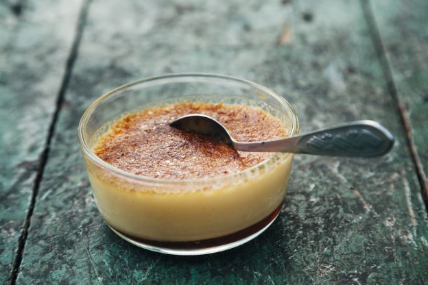Non cuocere il crème caramel o la crema pasticcera all'uovo a bagnomaria