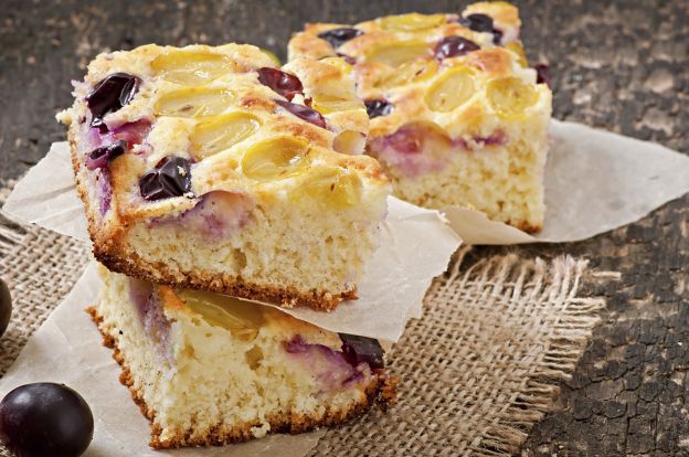 9. Torta di yogurt ed uva