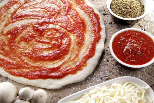 6) Caricare troppo la salsa, la pasta o il formaggio