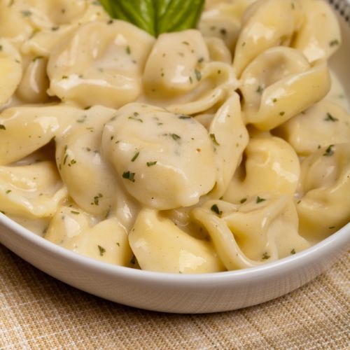 16 - Tortellini ripieni di ricotta e noci