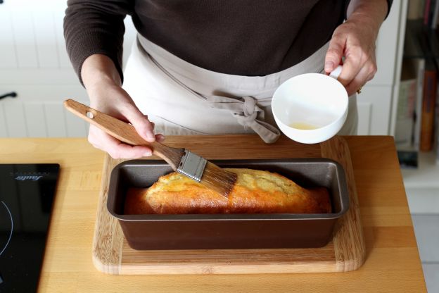 Raffredda le torte nello stampo