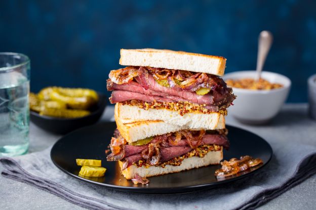 HOT PASTRAMI ON RYE