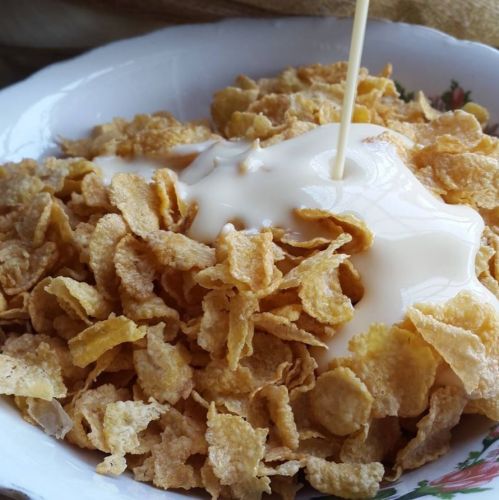 a colazione la regina elisabetta ii mangia...