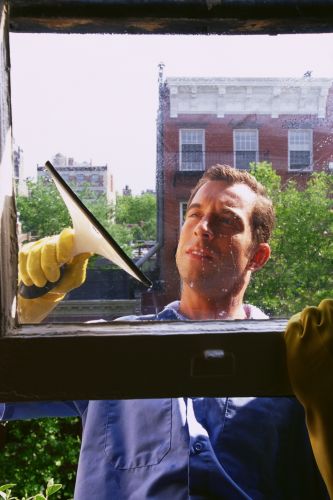 7. Rimuovi la polvere dai tappeti