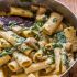Rigatoni con crema di spinaci e carciofi