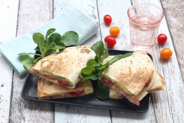 Wrap di pollo e avocado