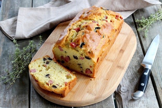 4. PLUMCAKE SALATO CON PROSCIUTTO ED OLIVE