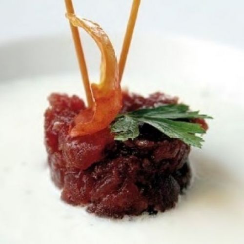 8 - Tartare di tonno su crema di bufala campana