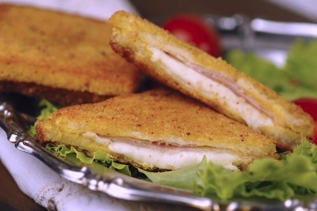 9. Medaglioni filanti con prosciutto e formaggio