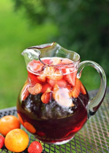 Sangria con clementine e fragole