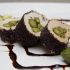 Sushi di pollo e asparagi