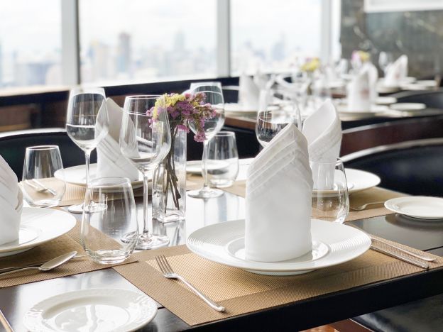 Prendere il tovagliolo del tuo vicino