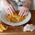 Passate il pollo nei corn flakes