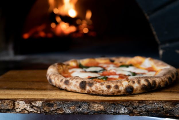 15. Pizza napoletana - Italia