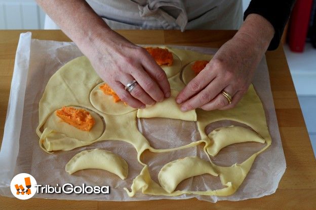 Richiudete i cerchi a mezzaluna