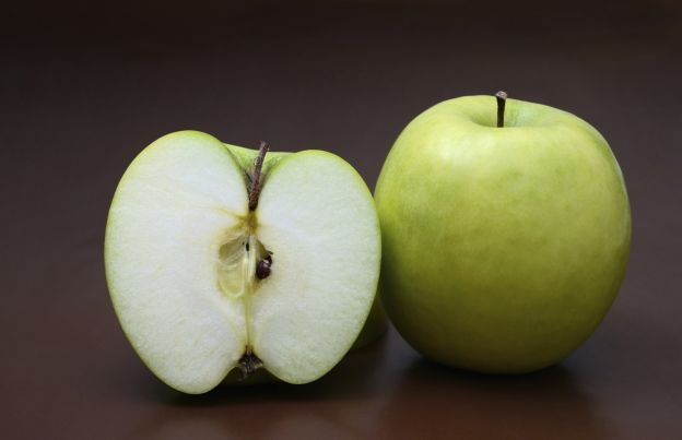 Affetta frutta e verdura correttamente