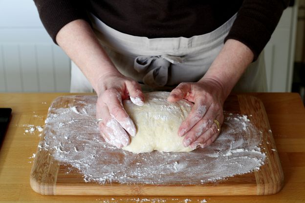 Non aggiungere sale durante la preparazione di impasti per pane, pizza o brioche